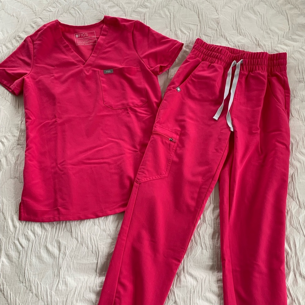 FIGS Jogger scrub set